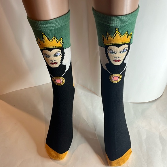 ❤️ Disney Villains Womens Crew Socks NWT - Picture 3 of 9